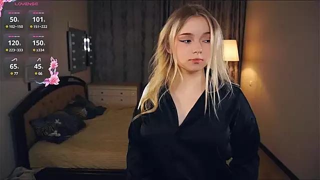 ZaraCreedon on StripChat 