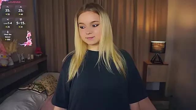 ZaraCreedon on StripChat